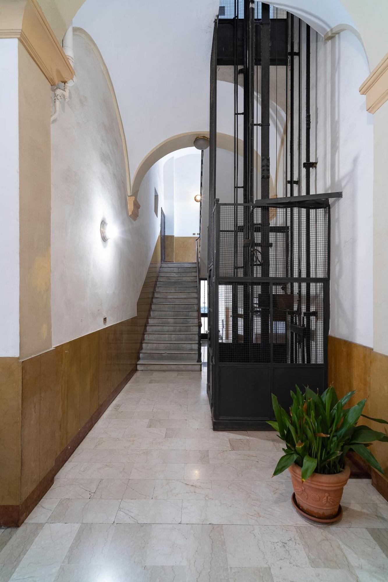 Lussuoso Appartamento Nel Cuore Del Centro Storico Bolonha Exterior foto