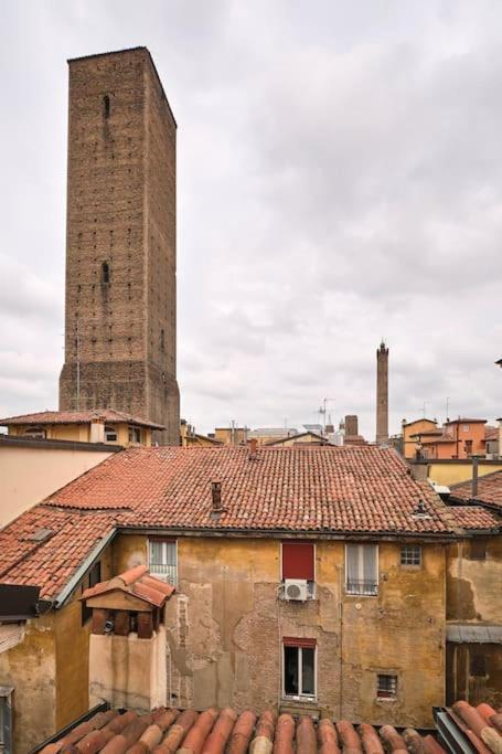 Lussuoso Appartamento Nel Cuore Del Centro Storico Bolonha Exterior foto